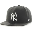 svart-platt-snapback-keps-new-york-yankees-mlb-captain-fran-47-brand
