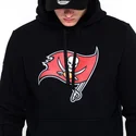 trojor-med-huva-svart-pullover-hoodie-fran-tampa-bay-buccaneers-nfl-av-new-era