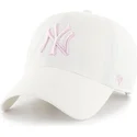 kepsar-curva-vit-justerbart-band-rosa-fran-new-york-yankees-mlb-av-47-brand