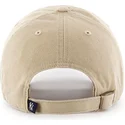 beige-bojd-keps-med-beige-new-york-yankees-logga-mlb-clean-up-fran-47-brand