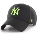 svart-bojd-snapback-keps-med-gront-new-york-yankees-logo-mlb-mvp-fran-47-brand