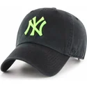 svart-bojd-keps-med-gront-new-york-yankees-logotyp-mlb-clean-up-fran-47-brand