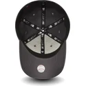 new-york-yankees-mlb-39thirty-league-essential-kurvad-stenhatt-med-svart-logotyp-fran-new-era