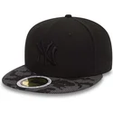new-era-new-york-yankees-mlb-59fifty-night-time-svart-justerbar-platt-keps-med-svart-logotyp