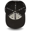 chicago-bulls-nba-new-era-9fifty-chain-stitch-svart-platt-keps-med-rod-logotyp-snapback