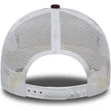 new-york-yankees-mlb-9forty-essential-vinrod-truckerkeps-med-guldfargad-logotyp-fran-new-era