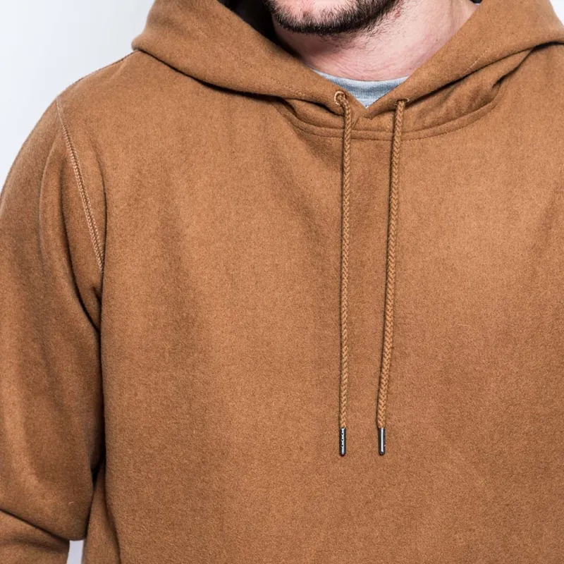 trojor-med-huva-brun-fran-sudadera-con-capucha-marron-pullover-hoody-premium-classics-av-new-era trojor-med-huva-brun-fran-sudadera-con-capucha-marron-pullover-hoody-premium-classics-av-new-era