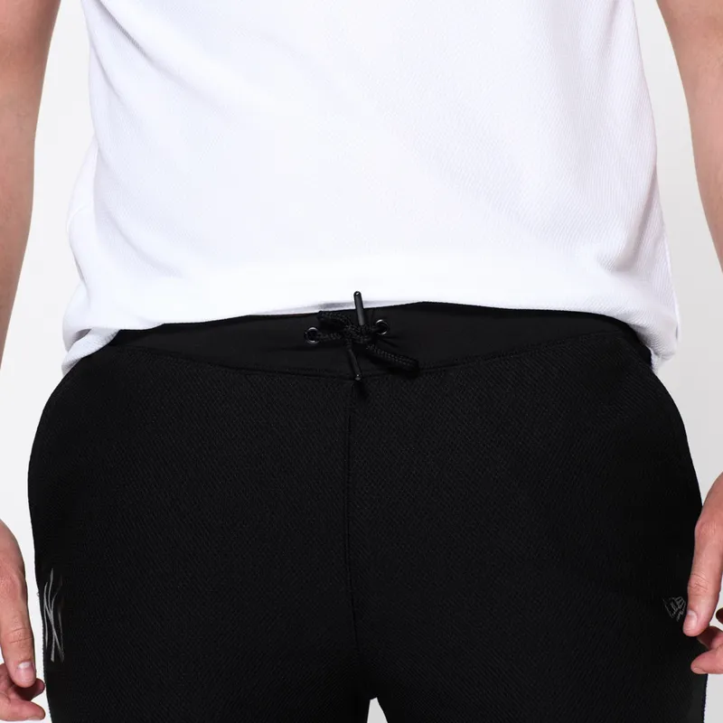 byxor-langbyxor-svart-jogger-stealth-fran-new-york-yankees-mlb-av-new-era