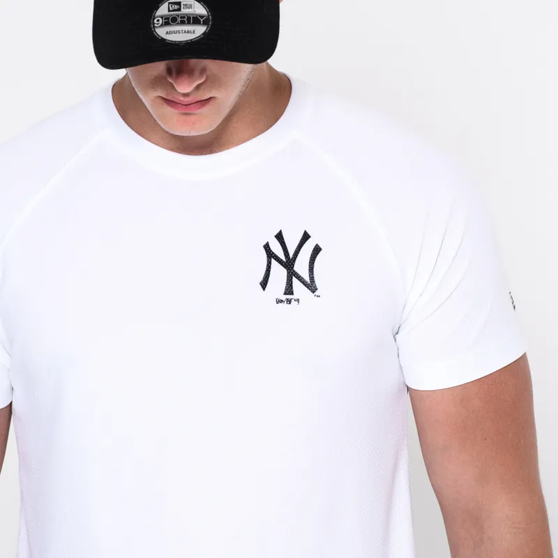 t-shirt-kort-arm-vit-stealth-fran-new-york-yankees-mlb-av-new-era