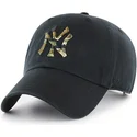 svart-bojd-keps-med-kamouflogologo-av-new-york-yankees-mlb-clean-up-camfill-fran-47-brand