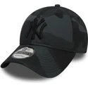 new-york-yankees-mlb-new-era-9twenty-essential-packable-svart-justerbar-kamouflagebojd-keps-med-svart-logotyp