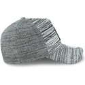 new-york-yankees-mlb-new-era-9forty-engineered-fit-gra-justerbar-bojd-keps-med-svart-logotyp