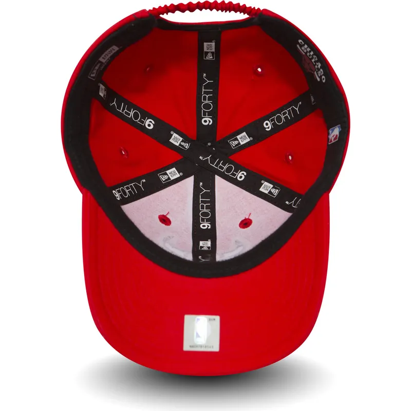 kepsar-curva-rod-justerbart-band-for-barn-9forty-essential-fran-chicago-bulls-nba-av-new-era