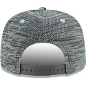 gra-platt-snapback-keps-med-svart-logotyp-9fifty-engineered-fit-av-boston-red-sox-mlb-fran-new-era