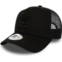 svart-truckerkeps-med-svart-logotyp-league-essential-a-frame-los-angeles-dodgers-mlb-fran-new-era