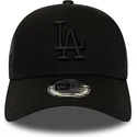 svart-truckerkeps-med-svart-logotyp-league-essential-a-frame-los-angeles-dodgers-mlb-fran-new-era