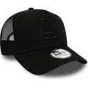 svart-truckerkeps-med-svart-logotyp-league-essential-a-frame-los-angeles-dodgers-mlb-fran-new-era