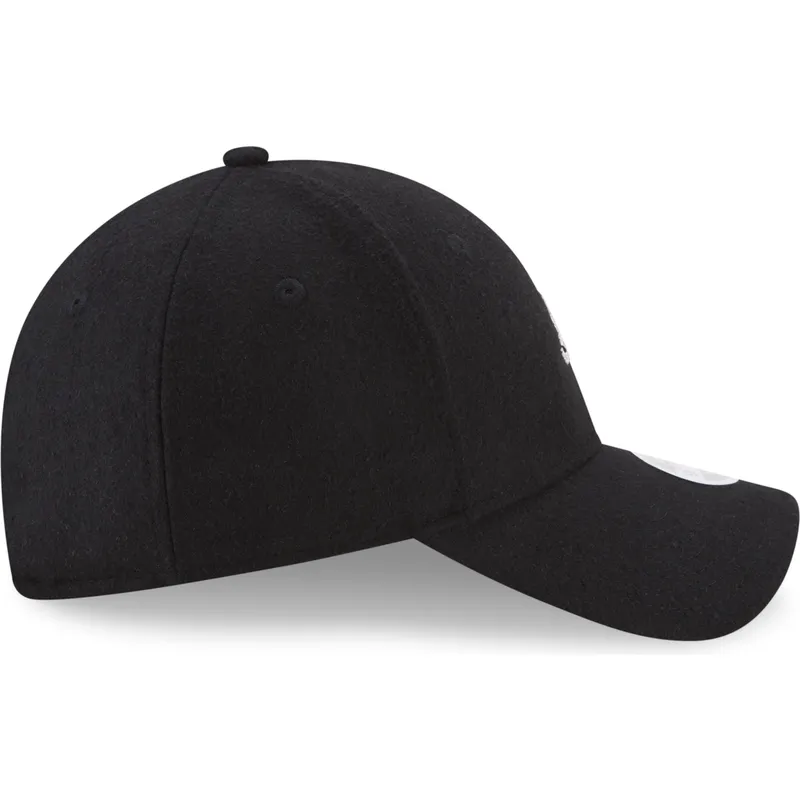 kepsar-curva-svart-justerbart-band-9forty-melton-fran-atlanta-braves-mlb-av-new-era