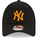 new-era-new-york-yankees-mlb-9forty-league-essential-neon-justerbar-svart-bojd-keps-med-orange-logotyp
