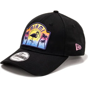 svart-justerbar-9forty-keps-med-bojd-skarm-usa-patch-miami-fran-new-era