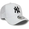 vit-trucker-keps-med-svart-essential-a-frame-logotyp-fran-new-york-yankees-mlb-av-new-era