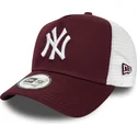 new-york-yankees-mlb-essential-a-frame-vinrod-och-vit-truckerkeps-fran-new-era