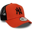 rod-truckerkeps-med-svart-logotyp-league-essential-a-frame-new-york-yankees-mlb-fran-new-era
