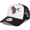vit-och-svart-truckerkeps-character-sports-a-frame-goofy-ice-hockey-disney-fran-new-era