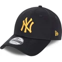 new-era-new-york-yankees-mlb-9forty-league-essential-marinbla-justerbar-bojd-keps-med-gyllene-logotyp