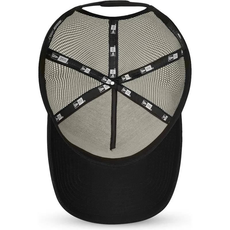 svart-trucker-keps-a-frame-9forty-heritage-patch-fran-new-era