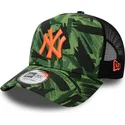 new-york-yankees-mlb-seasonal-a-frame-truckerkeps-med-kamouflage-och-orange-logotyp-fran-new-era