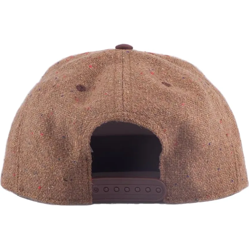 kepsar-plana-brun-snapback-av-difuzed