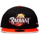 svart-och-orange-flat-snapback-keps-med-radiant-logotyp-fran-difuzed