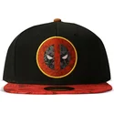 svart-och-rod-platt-snapback-keps-deadpool-graffiti-marvel-comics-fran-difuzed