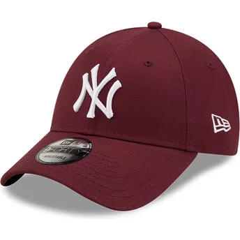 kepsar-curva-rod-justerbart-band-granate-9forty-league-essential-fran-new-york-yankees-mlb-av-new-era