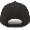 kepsar-curva-svart-snapback-9forty-black-and-gold-fran-chicago-bulls-nba-av-new-era