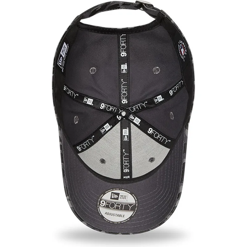 bojd-keps-svart-kamouflage-justerbar-9forty-all-over-camo-new-york-yankees-mlb-fran-new-era