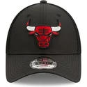 svart-truckerkeps-9forty-team-arch-chicago-bulls-nba-fran-new-era