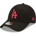 svart-justerbar-bojd-keps-med-rosa-logotyp-9forty-league-essential-los-angeles-dodgers-mlb-fran-new-era