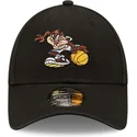 svart-justerbar-bojd-keps-9forty-character-sports-tasmansk-djavul-looney-tunes-fran-new-era