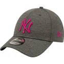 kepsar-curva-gra-justerbart-band-rosa-9forty-shadow-tech-fran-new-york-yankees-mlb-av-new-era