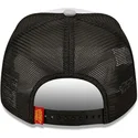 gorra-trucker-gris-y-negra-a-frame-character-sports-de-bugs-bunny-looney-tunes-de-new-era