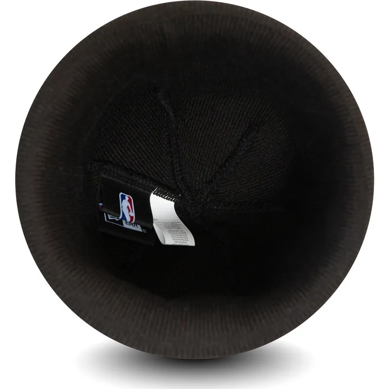 mossor-svart-team-cuff-fran-chicago-bulls-nba-av-new-era