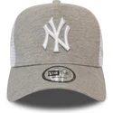 new-york-yankees-mlb-new-era-gra-och-vit-a-frame-jersey-essential-truckerkeps