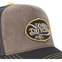 brun-och-svart-truckerkeps-always-on-the-run-vin-av-von-dutch