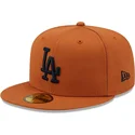 brun-justerbar-flat-keps-med-marinbla-logotyp-59fifty-league-essential-los-angeles-dodgers-mlb-fran-new-era