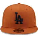 brun-justerbar-flat-keps-med-marinbla-logotyp-59fifty-league-essential-los-angeles-dodgers-mlb-fran-new-era