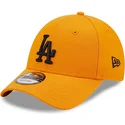 justerbar-orange-bojd-keps-med-svart-logotyp-9forty-league-essential-los-angeles-dodgers-mlb-fran-new-era