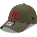 justerbar-gron-bojd-keps-med-rod-logotyp-9forty-stadium-food-new-york-yankees-mlb-fran-new-era