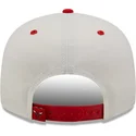 vit-och-rod-platt-keps-snapback-9fifty-white-crown-fran-chicago-bulls-nba-av-new-era